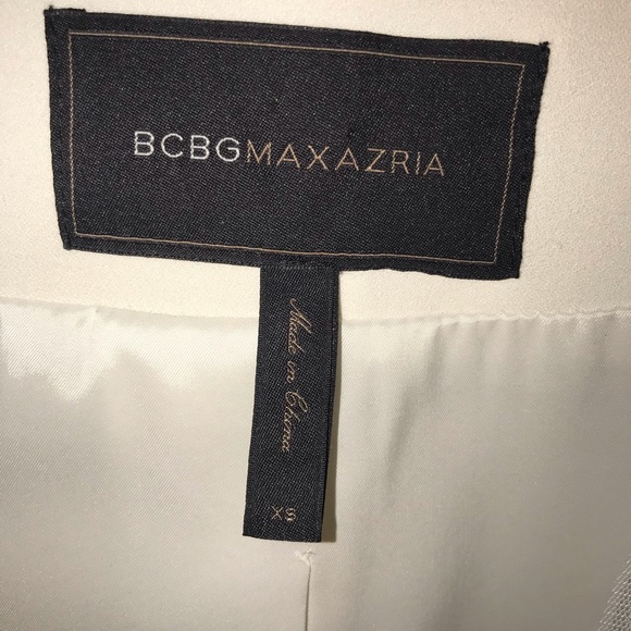 BCBG blazers. BLACK IS SMALL, WHITE IS SIZE XS! - Picture 4 of 6